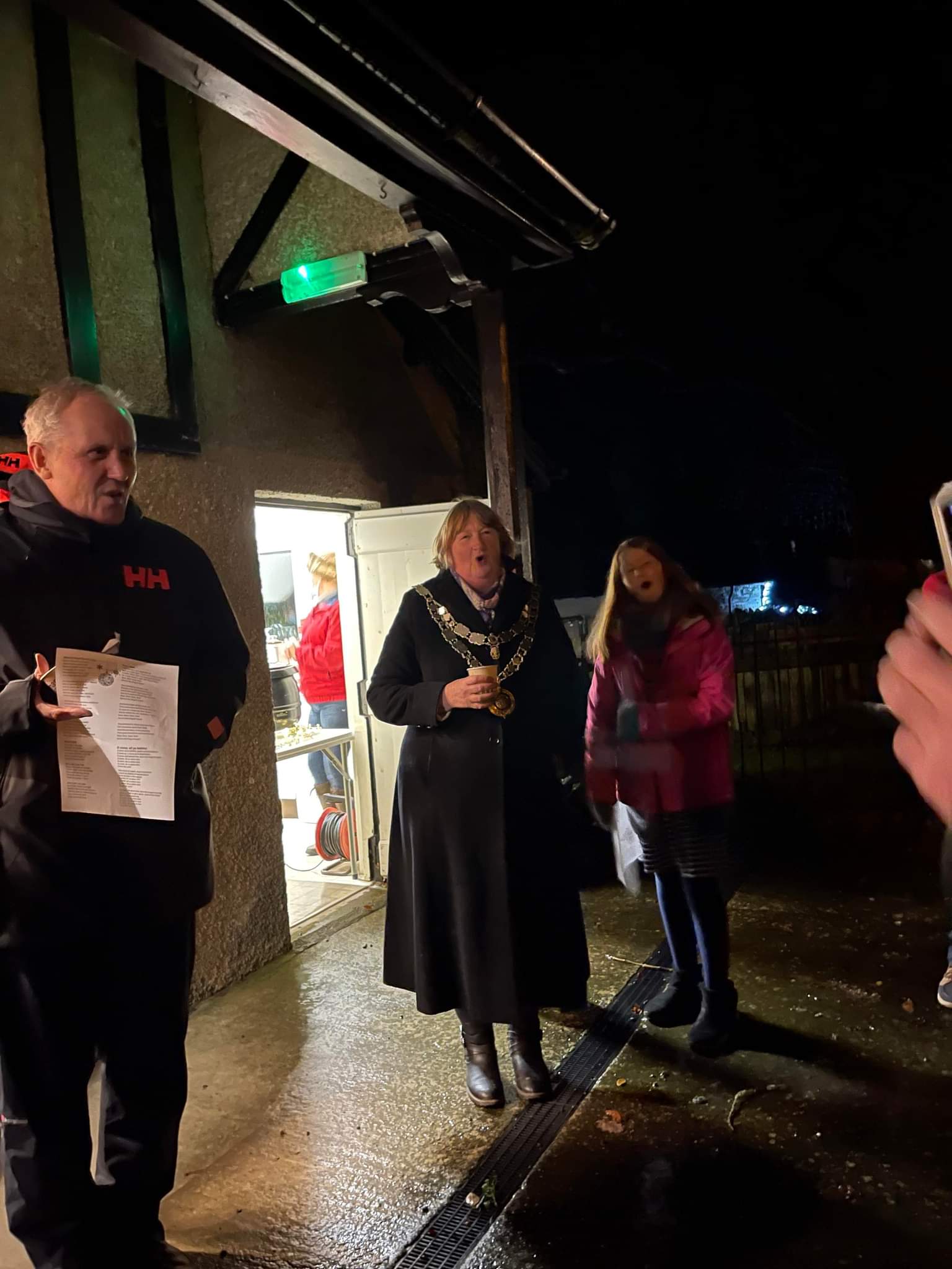 the lady mayor singing